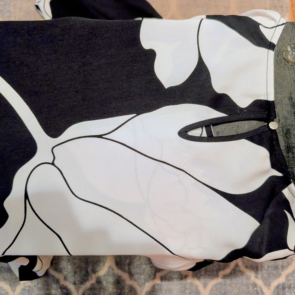 Floral Blouse Liz Claiborne Black And White Like New